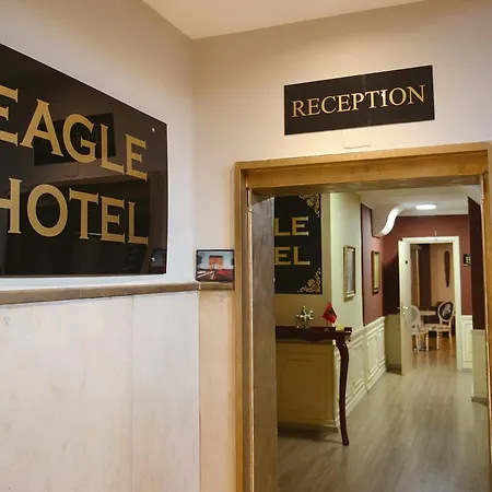 호텔 Eagle 3*